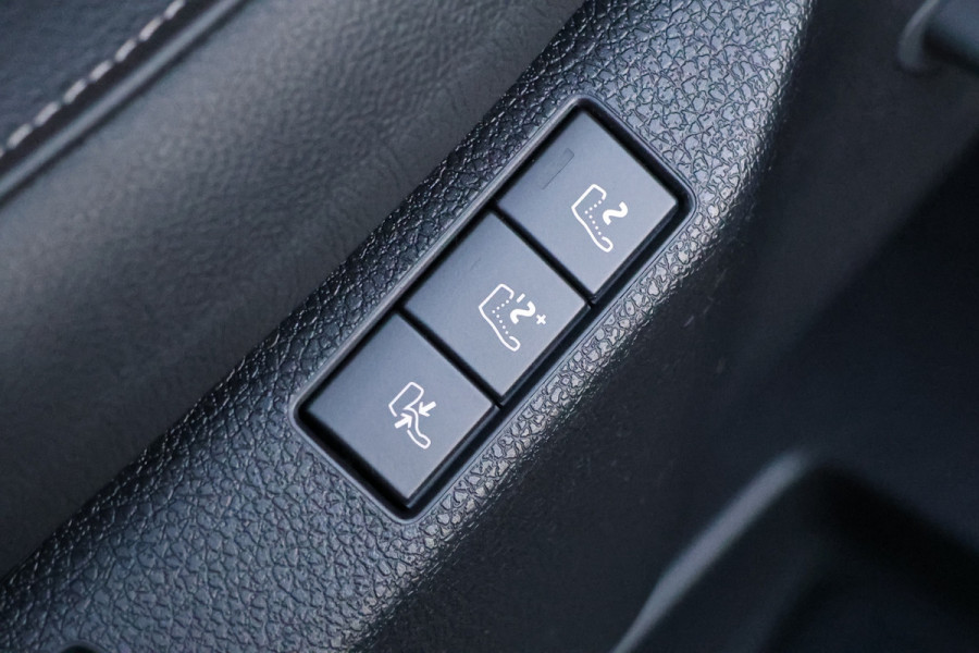 Peugeot Expert 2.0 BlueHDi 180PK L3 DC | 360 Camera | Lederen bekleding | CarPlay | Navigatie | Stoelverwarming | Stuurwielverwarming | Massage | Elek. stoel | Lane Assist |  Dodehoek detector | Dubbel Cabine
