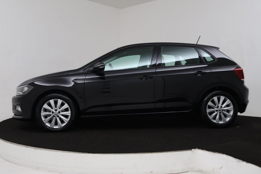 Volkswagen Polo 1.0 TSI Highline (PARKEERSENSOREN, NAVIGATIE, CRUISE ADAPTIEF, AUTOMAAT, NL-AUTO)