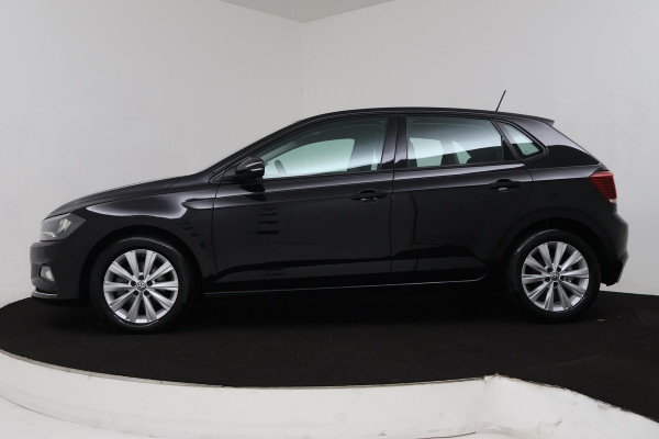 Volkswagen Polo 1.0 TSI Highline (PARKEERSENSOREN, NAVIGATIE, CRUISE ADAPTIEF, AUTOMAAT, NL-AUTO)