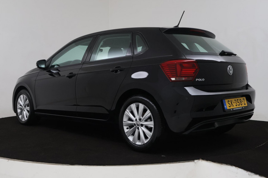 Volkswagen Polo 1.0 TSI Highline (PARKEERSENSOREN, NAVIGATIE, CRUISE ADAPTIEF, AUTOMAAT, NL-AUTO)
