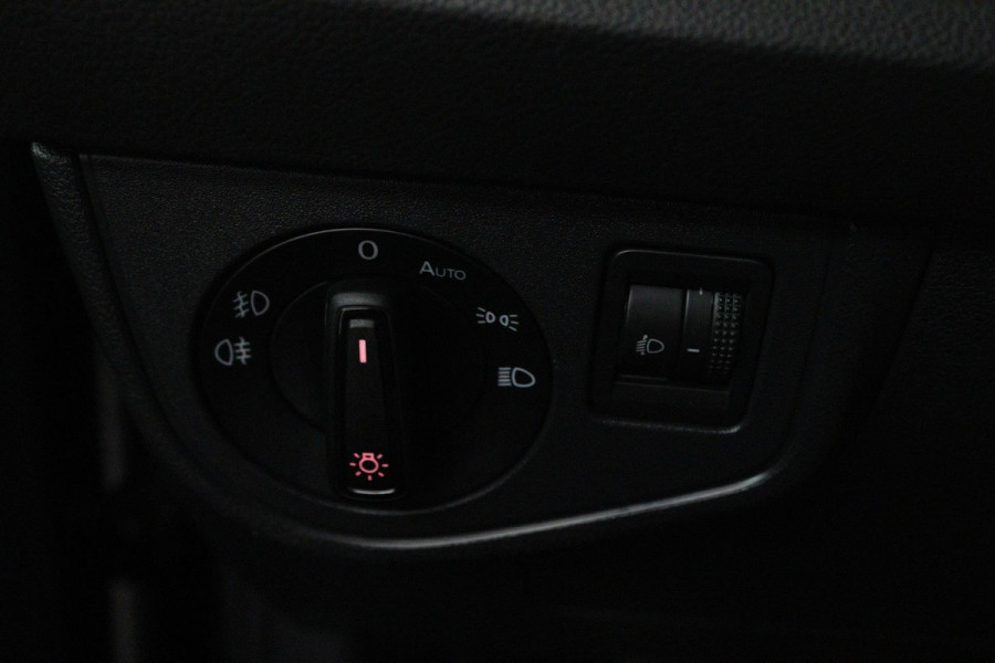 Volkswagen Polo 1.0 TSI Highline (PARKEERSENSOREN, NAVIGATIE, CRUISE ADAPTIEF, AUTOMAAT, NL-AUTO)