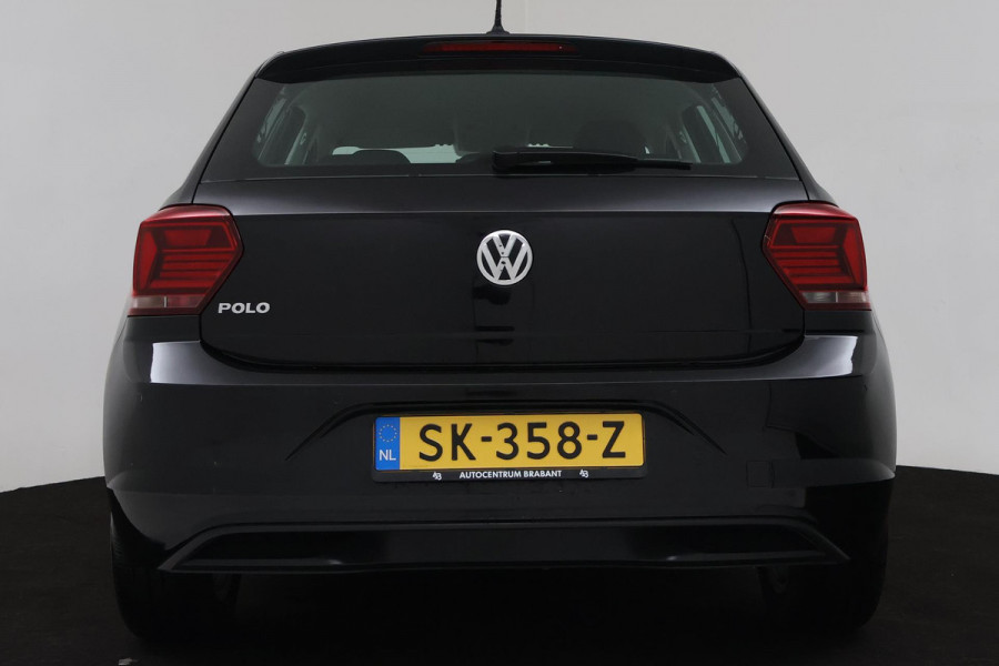 Volkswagen Polo 1.0 TSI Highline (PARKEERSENSOREN, NAVIGATIE, CRUISE ADAPTIEF, AUTOMAAT, NL-AUTO)
