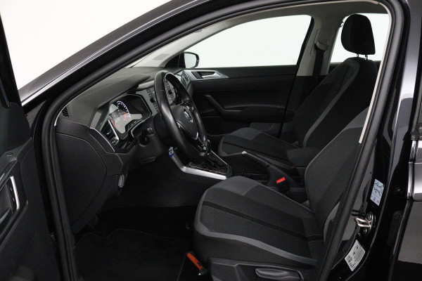 Volkswagen Polo 1.0 TSI Highline (PARKEERSENSOREN, NAVIGATIE, CRUISE ADAPTIEF, AUTOMAAT, NL-AUTO)