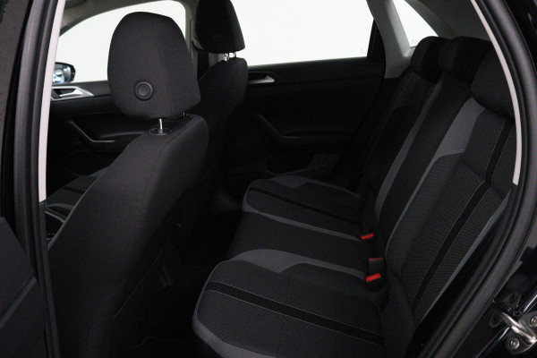 Volkswagen Polo 1.0 TSI Highline (PARKEERSENSOREN, NAVIGATIE, CRUISE ADAPTIEF, AUTOMAAT, NL-AUTO)