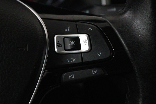 Volkswagen Polo 1.0 TSI Highline (PARKEERSENSOREN, NAVIGATIE, CRUISE ADAPTIEF, AUTOMAAT, NL-AUTO)