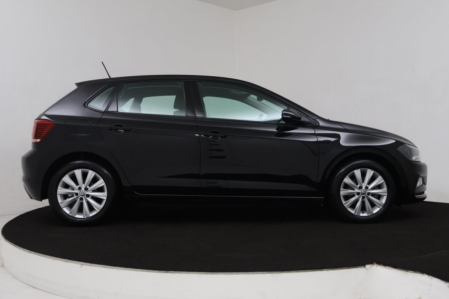 Volkswagen Polo 1.0 TSI Highline (PARKEERSENSOREN, NAVIGATIE, CRUISE ADAPTIEF, AUTOMAAT, NL-AUTO)