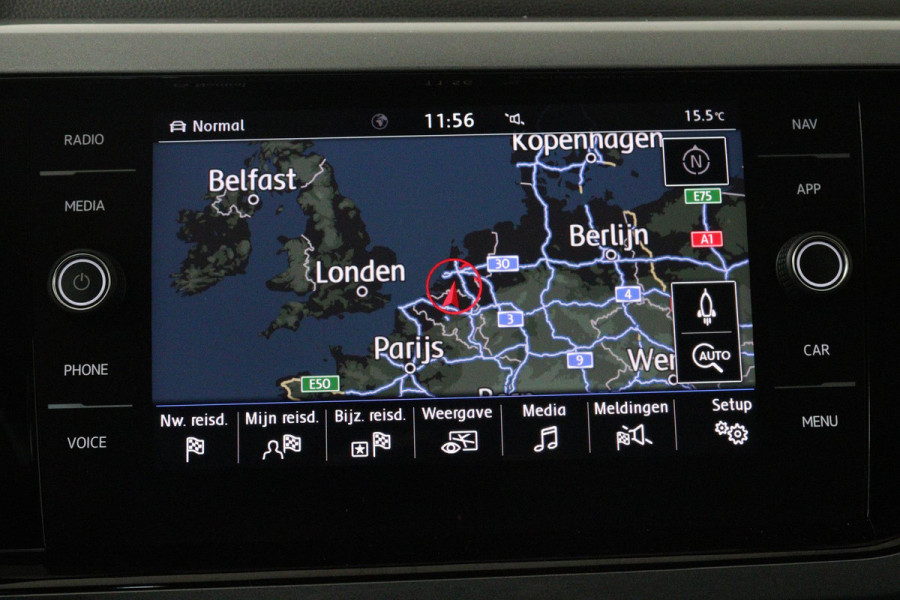 Volkswagen Polo 1.0 TSI Highline (PARKEERSENSOREN, NAVIGATIE, CRUISE ADAPTIEF, AUTOMAAT, NL-AUTO)