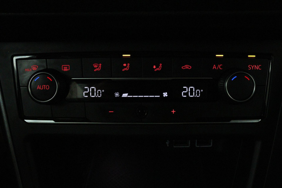 Volkswagen Polo 1.0 TSI Highline (PARKEERSENSOREN, NAVIGATIE, CRUISE ADAPTIEF, AUTOMAAT, NL-AUTO)
