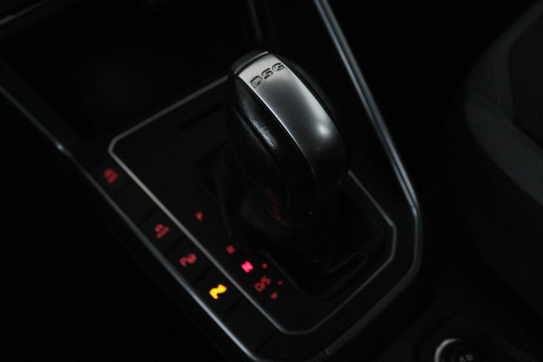 Volkswagen Polo 1.0 TSI Highline (PARKEERSENSOREN, NAVIGATIE, CRUISE ADAPTIEF, AUTOMAAT, NL-AUTO)