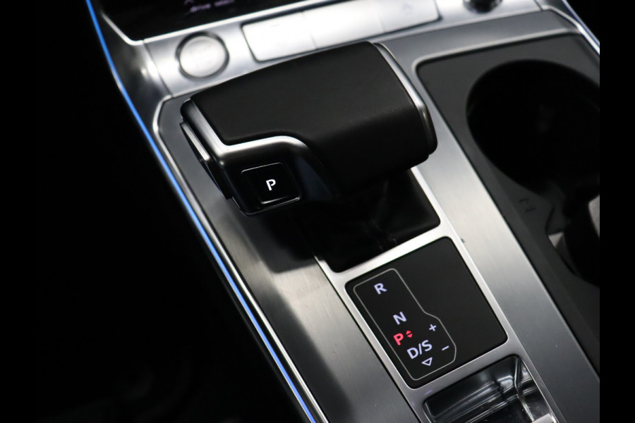 Audi A6 Avant 55 TFSI e quattro Competition [DIGITAL DASH, ADAPTIVE CRUISE CONTROL, CAMERA + TOP VIEUW, MEMORY SEATS, STOELMASSAGE, CLIMATE CONTROL, FLIPPERS,  STOELVERWARMING V+A, TREKHAAK, ELEK... ACHTERKLEP, NAVIGATIE, NIEUWSTAAT]