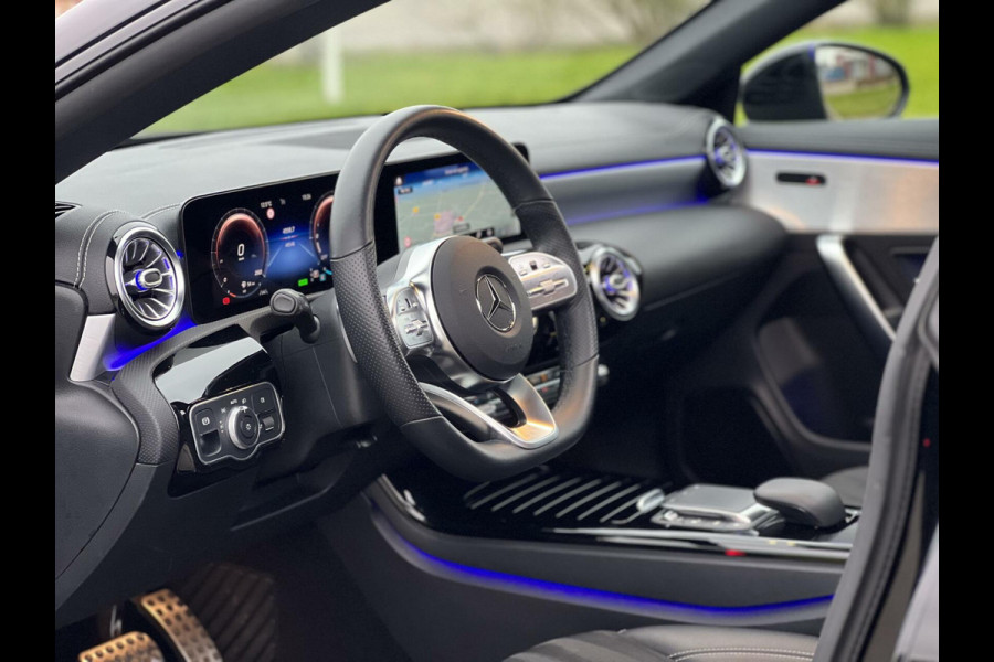 Mercedes-Benz CLA-Klasse 250 e AMG CLA250e Coupe Panoramadak|Keyless|Advanced sound|Sfeerverlichting|Night pakket