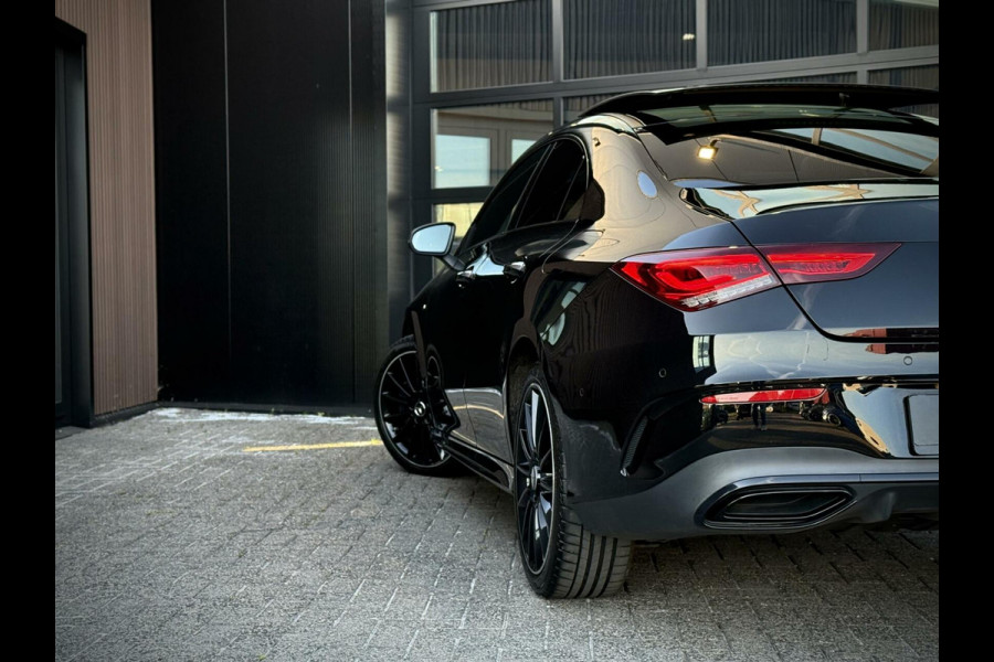 Mercedes-Benz CLA-Klasse 250 e AMG CLA250e Coupe Panoramadak|Keyless|Advanced sound|Sfeerverlichting|Night pakket