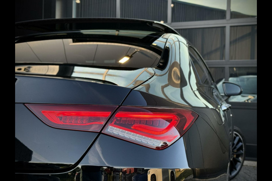 Mercedes-Benz CLA-Klasse 250 e AMG CLA250e Coupe Panoramadak|Keyless|Advanced sound|Sfeerverlichting|Night pakket