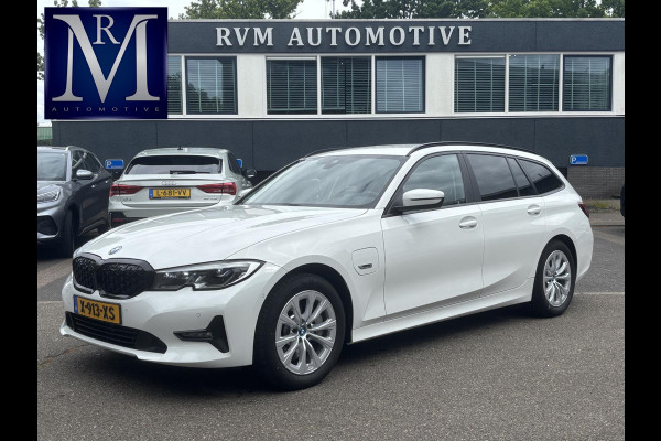 BMW 3 Serie Touring 330e High Executive TREKHAAK AFNEEMBAAR | LASERLIGHT | HEAD UP