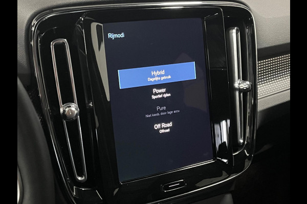 Volvo XC40 Recharge R-Design T4 | Open dak | Adapt. Cruise | Camera | Stoel-/Stuur verwarming