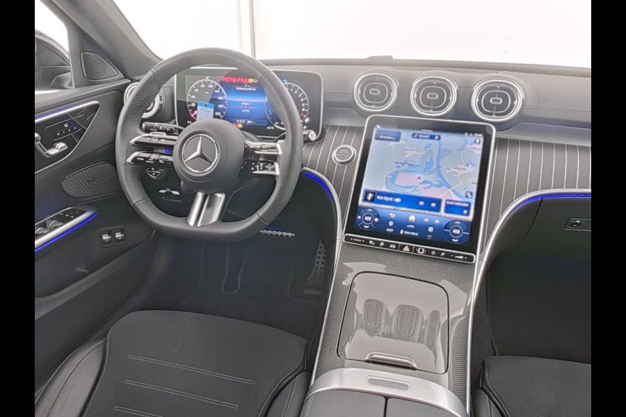 Mercedes-Benz C-Klasse Estate 300 e AMG Plug-In Hybride | Edition AMG-Line | Night Pakket | Trekhaak | Panorama Schuif-Kanteldak | Digital Licht | DC Laden | Stuur en Stoelverwarming | Inclusief 24 maanden MB Certified garantie voor Europa.