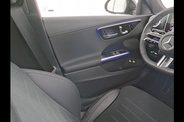 Mercedes-Benz C-Klasse Estate 300 e AMG Plug-In Hybride | Edition AMG-Line | Night Pakket | Trekhaak | Panorama Schuif-Kanteldak | Digital Licht | DC Laden | Stuur en Stoelverwarming | Inclusief 24 maanden MB Certified garantie voor Europa.