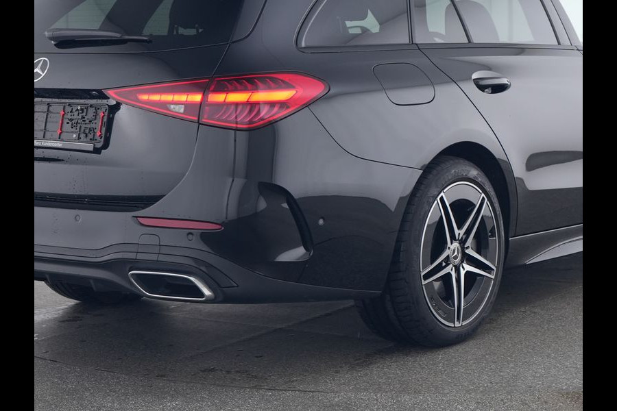 Mercedes-Benz C-Klasse Estate 300 e AMG Plug-In Hybride | Edition AMG-Line | Night Pakket | Trekhaak | Panorama Schuif-Kanteldak | Digital Licht | DC Laden | Stuur en Stoelverwarming | Inclusief 24 maanden MB Certified garantie voor Europa.