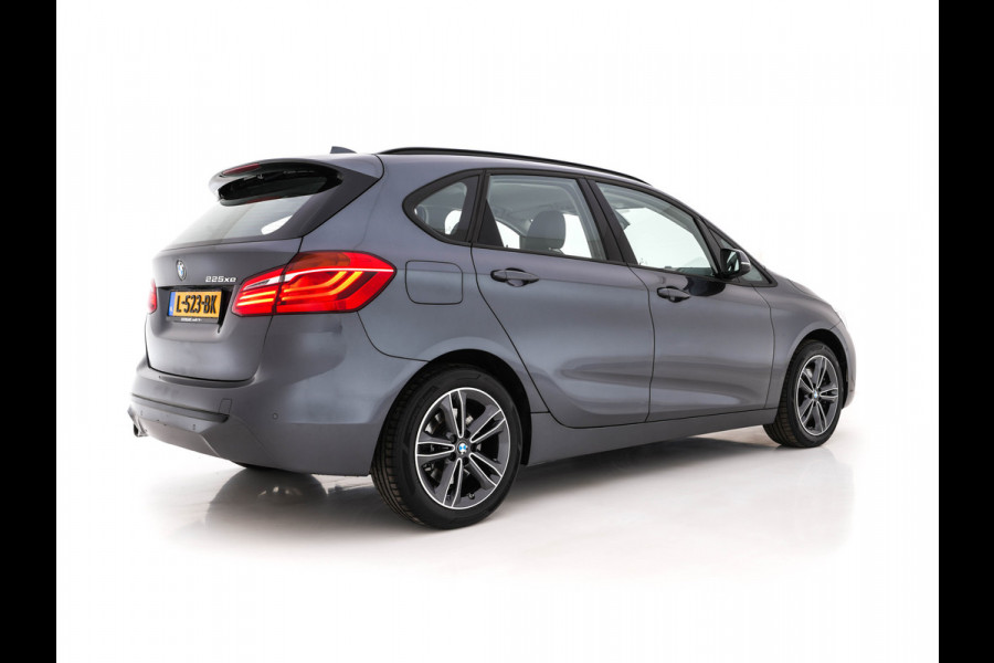 BMW 2 Serie Active Tourer 225xe iPerformance Executive (INCL-BTW) *DAKOTA-LEATHER | FULL-LED | HARMAN/KARDON-AUDIO  | HEATED-SPORT-SEATS | HEAD-UP | DAB+  | ECC | NAVI-FULLMAP | PDC | CRUISE | 17''ALU*