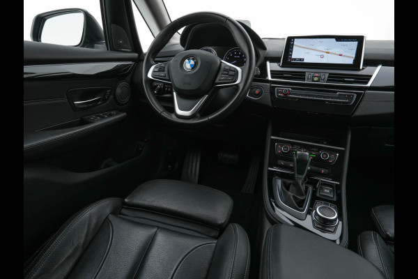 BMW 2 Serie Active Tourer 225xe iPerformance Executive (INCL-BTW) *DAKOTA-LEATHER | FULL-LED | HARMAN/KARDON-AUDIO  | HEATED-SPORT-SEATS | HEAD-UP | DAB+  | ECC | NAVI-FULLMAP | PDC | CRUISE | 17''ALU*