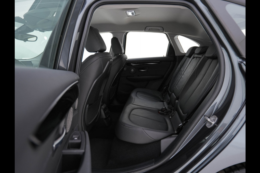 BMW 2 Serie Active Tourer 225xe iPerformance Executive (INCL-BTW) *DAKOTA-LEATHER | FULL-LED | HARMAN/KARDON-AUDIO  | HEATED-SPORT-SEATS | HEAD-UP | DAB+  | ECC | NAVI-FULLMAP | PDC | CRUISE | 17''ALU*