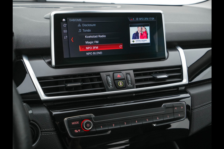 BMW 2 Serie Active Tourer 225xe iPerformance Executive (INCL-BTW) *DAKOTA-LEATHER | FULL-LED | HARMAN/KARDON-AUDIO  | HEATED-SPORT-SEATS | HEAD-UP | DAB+  | ECC | NAVI-FULLMAP | PDC | CRUISE | 17''ALU*