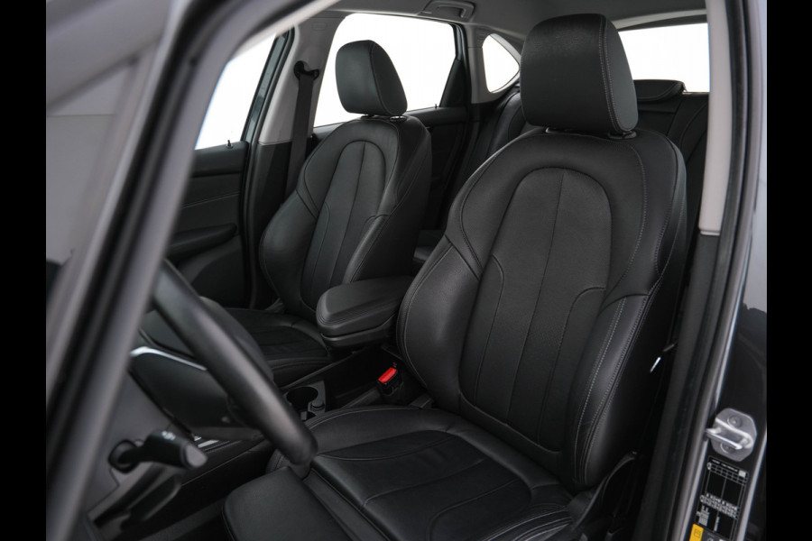 BMW 2 Serie Active Tourer 225xe iPerformance Executive (INCL-BTW) *DAKOTA-LEATHER | FULL-LED | HARMAN/KARDON-AUDIO  | HEATED-SPORT-SEATS | HEAD-UP | DAB+  | ECC | NAVI-FULLMAP | PDC | CRUISE | 17''ALU*
