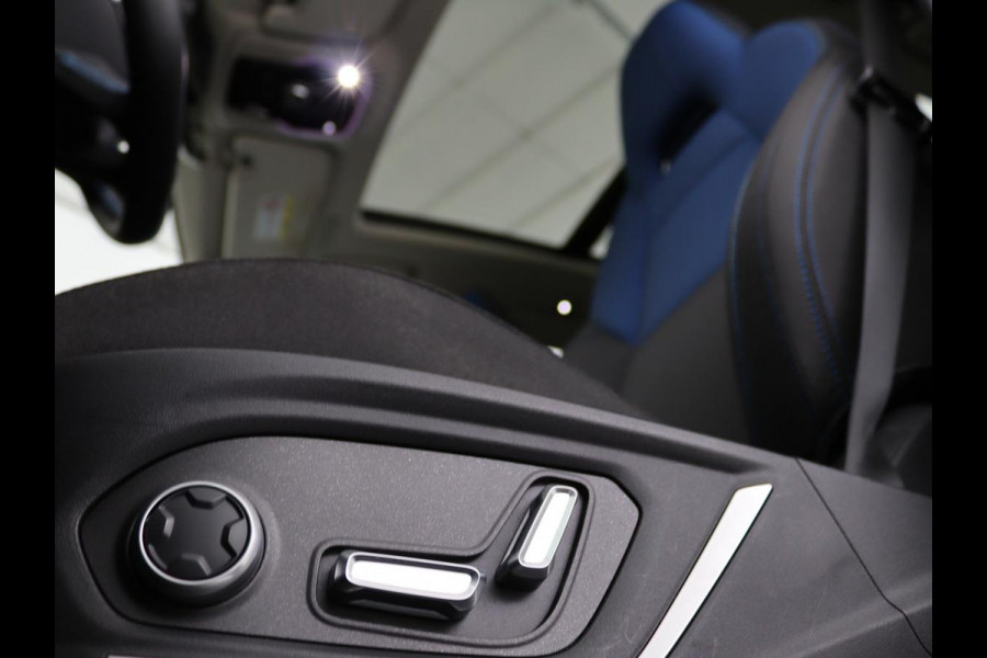 Lynk & Co 01 1.5 | Panoramadak | Navi | Achteruitrijcamera | CarPlay | Cruise Control Adaptief | Draadloze Telefoonlader | Stoelverwarming | DAB