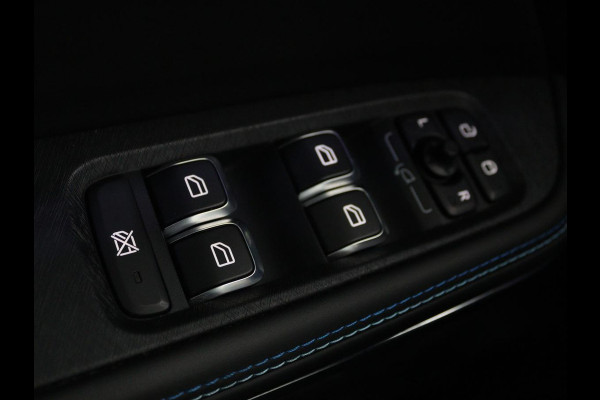 Lynk & Co 01 1.5 | Panoramadak | Navi | Achteruitrijcamera | CarPlay | Cruise Control Adaptief | Draadloze Telefoonlader | Stoelverwarming | DAB