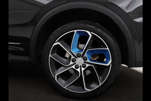 Lynk & Co 01 1.5 | Panoramadak | Navi | Achteruitrijcamera | CarPlay | Cruise Control Adaptief | Draadloze Telefoonlader | Stoelverwarming | DAB