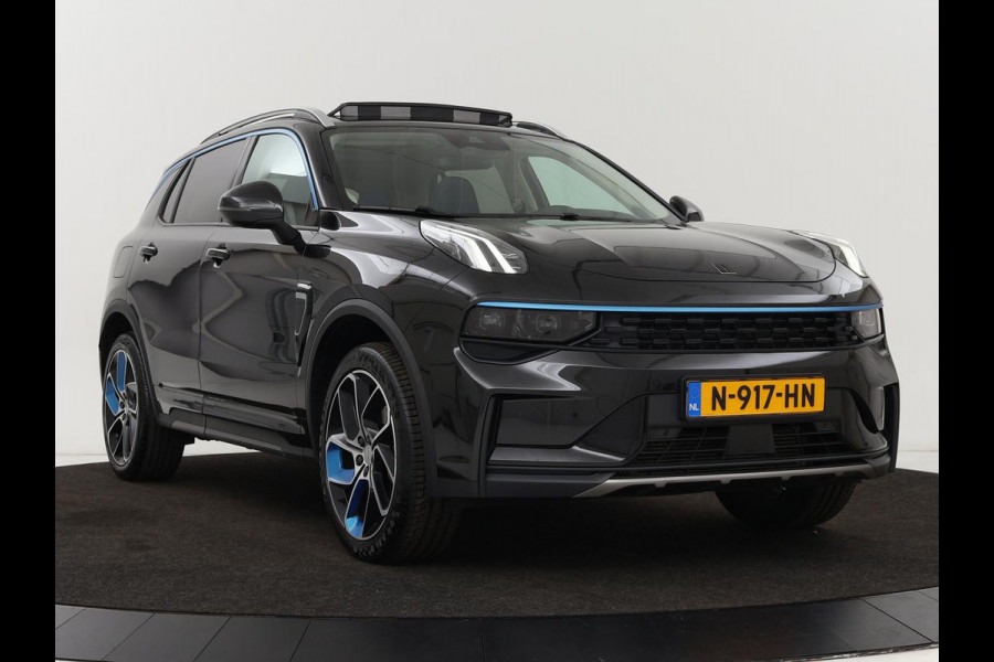 Lynk & Co 01 1.5 | Panoramadak | Navi | Achteruitrijcamera | CarPlay | Cruise Control Adaptief | Draadloze Telefoonlader | Stoelverwarming | DAB