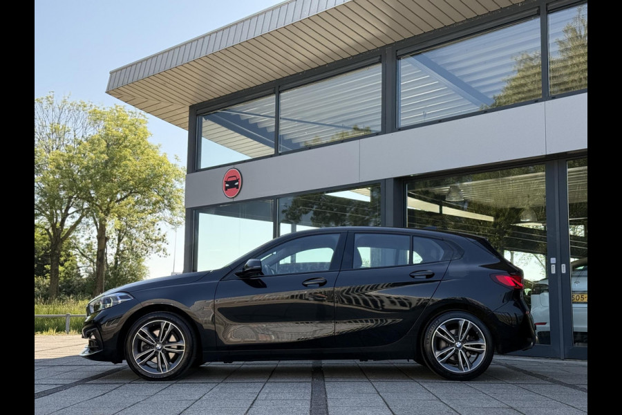 BMW 1-serie 116d Executive Ed. | Navi | Apple Carplay | Trekhaak |