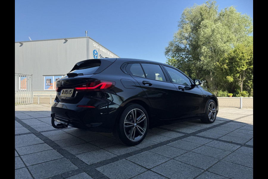 BMW 1-serie 116d Executive Ed. | Navi | Apple Carplay | Trekhaak |