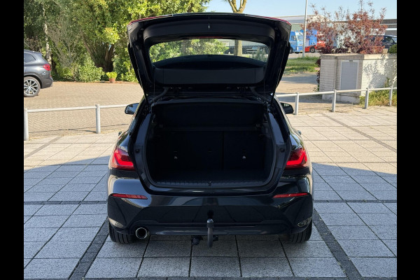 BMW 1-serie 116d Executive Ed. | Navi | Apple Carplay | Trekhaak |