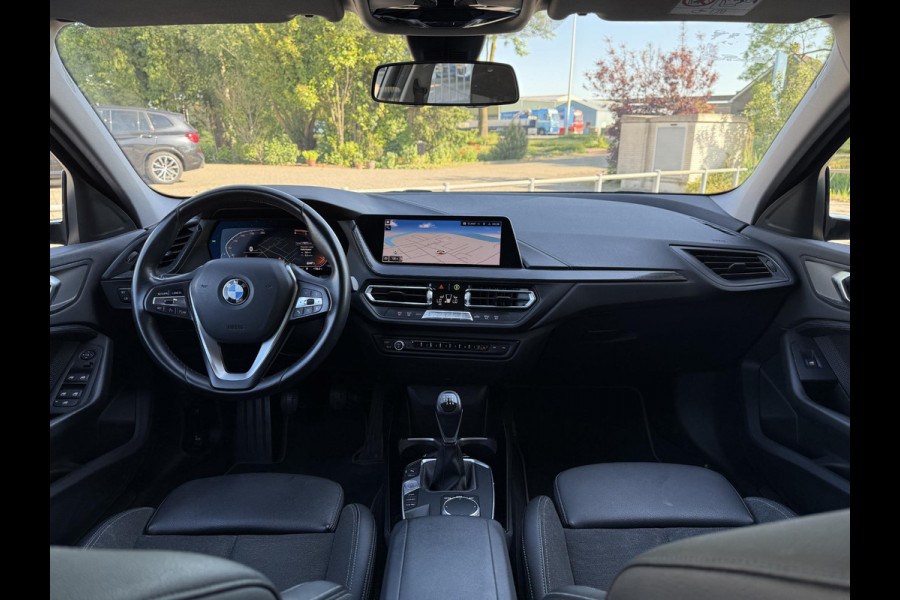 BMW 1-serie 116d Executive Ed. | Navi | Apple Carplay | Trekhaak |