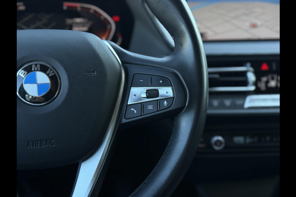 BMW 1-serie 116d Executive Ed. | Navi | Apple Carplay | Trekhaak |