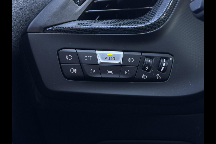BMW 1-serie 116d Executive Ed. | Navi | Apple Carplay | Trekhaak |
