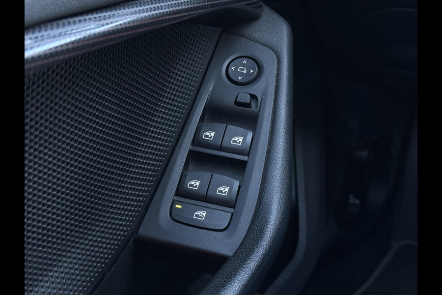 BMW 1-serie 116d Executive Ed. | Navi | Apple Carplay | Trekhaak |