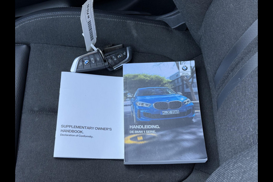 BMW 1-serie 116d Executive Ed. | Navi | Apple Carplay | Trekhaak |