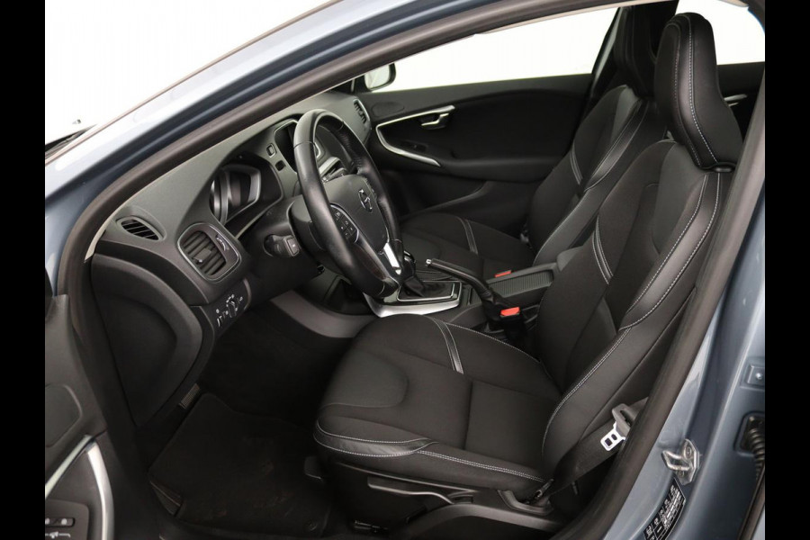 Volvo V40 1.5 T2 Edition+ | Trekhaak | Navigatie | Achteruitrijcamera | Stoelverwarming | Cruise Control | LMV