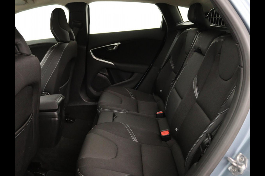 Volvo V40 1.5 T2 Edition+ | Trekhaak | Navigatie | Achteruitrijcamera | Stoelverwarming | Cruise Control | LMV