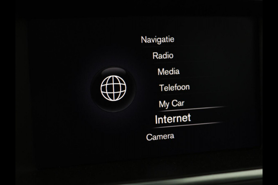 Volvo V40 1.5 T2 Edition+ | Trekhaak | Navigatie | Achteruitrijcamera | Stoelverwarming | Cruise Control | LMV