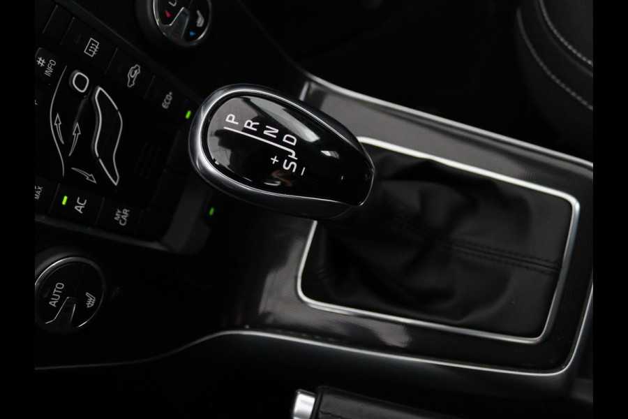 Volvo V40 1.5 T2 Edition+ | Trekhaak | Navigatie | Achteruitrijcamera | Stoelverwarming | Cruise Control | LMV