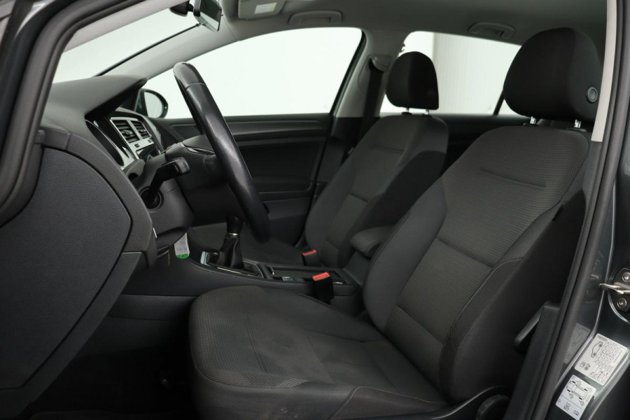 Volkswagen Golf 1.0 TSI Comfortline | Carplay | Navigatie | Adaptive cruise | Climate control | PDC | Bluetooth | Comfortstoelen | LED