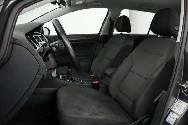 Volkswagen Golf 1.0 TSI Comfortline | Carplay | Navigatie | Adaptive cruise | Climate control | PDC | Bluetooth | Comfortstoelen | LED