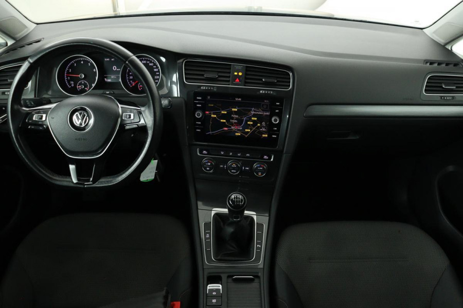 Volkswagen Golf 1.0 TSI Comfortline | Carplay | Navigatie | Adaptive cruise | Climate control | PDC | Bluetooth | Comfortstoelen | LED