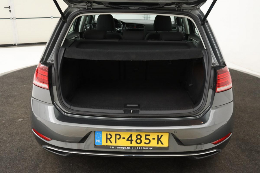 Volkswagen Golf 1.0 TSI Comfortline | Carplay | Navigatie | Adaptive cruise | Climate control | PDC | Bluetooth | Comfortstoelen | LED