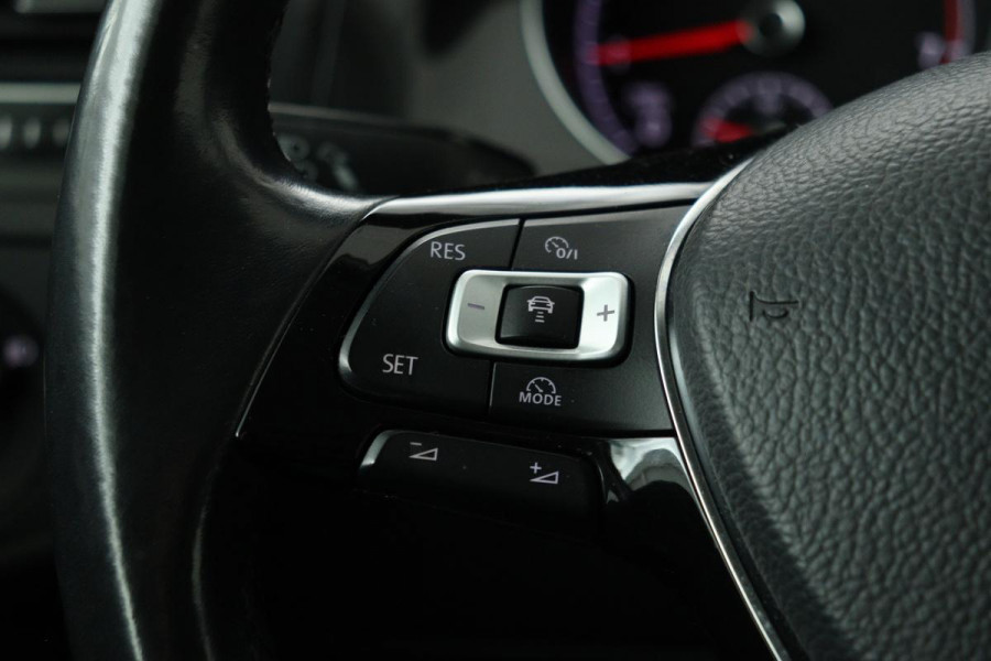 Volkswagen Golf 1.0 TSI Comfortline | Carplay | Navigatie | Adaptive cruise | Climate control | PDC | Bluetooth | Comfortstoelen | LED