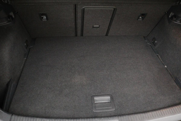 Volkswagen Golf 1.0 TSI Comfortline | Carplay | Navigatie | Adaptive cruise | Climate control | PDC | Bluetooth | Comfortstoelen | LED