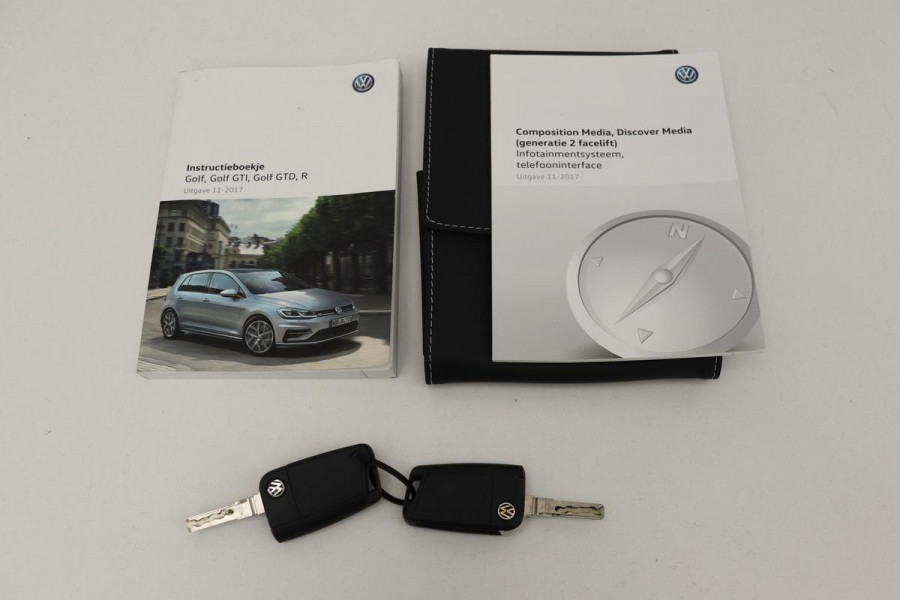 Volkswagen Golf 1.0 TSI Comfortline | Carplay | Navigatie | Adaptive cruise | Climate control | PDC | Bluetooth | Comfortstoelen | LED